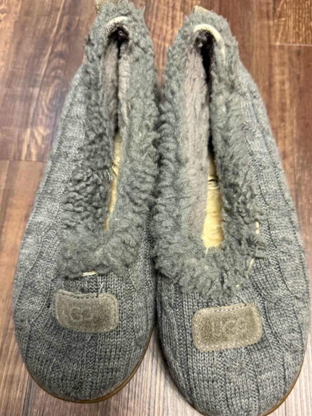 UGG Australia Rylan Gray Knit Sheepskin Slipper Shoes, size 9